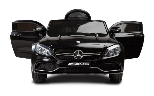 MercedesC63_Black_02.jpg